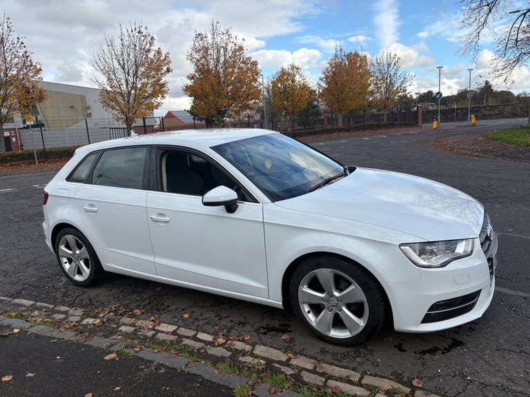 Audi, A3, Hatchback, 2015, Manual, 1598 (cc), 5 doors