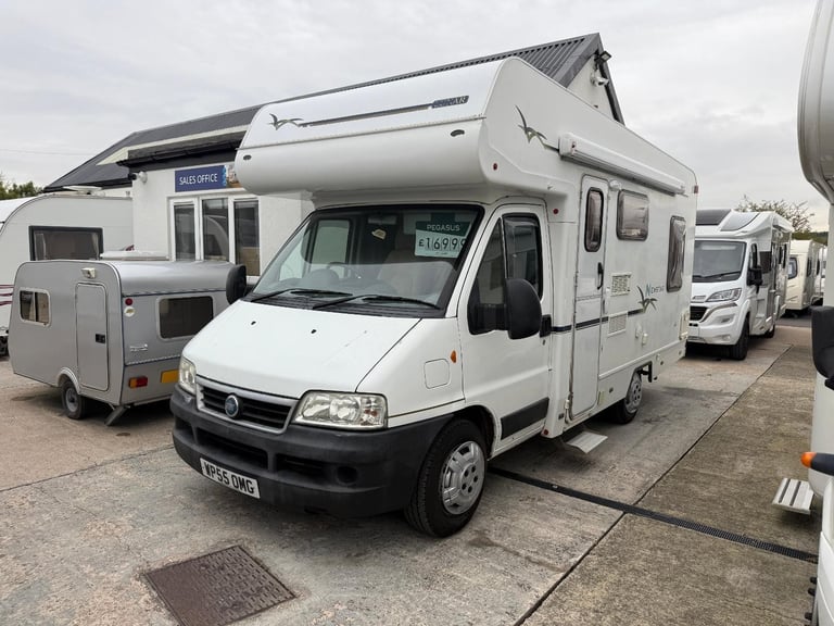 Lunar Newstar 58 Rear Lounge Overcab Double Middle Washroom