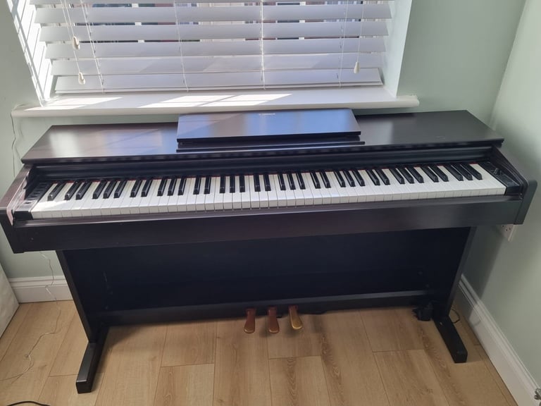Yamaha YDP-143R Rosewood Digital Piano for sale