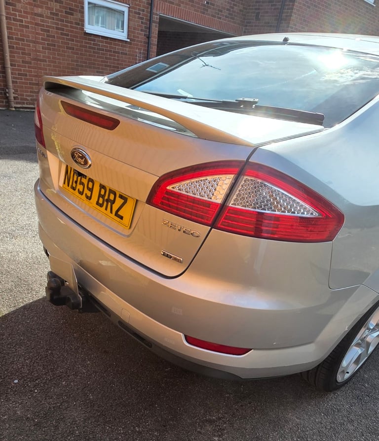 Ford, MONDEO, FULL SERVICE HISTORY Hatchback, 2009, Manual, 1997 (cc), 5 doors