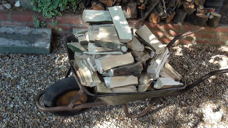 Logs Firewood Seasoned & Split Oak Ash Beech & mixed hardwoods Large barrow load £20 Downend