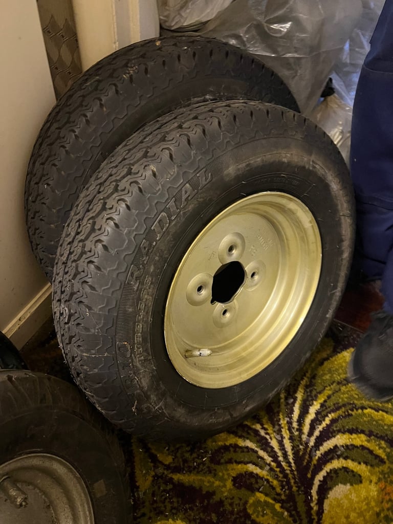 Trailer wheels
