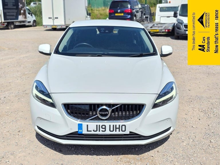 2019 Volvo V40 2.0 D2 Momentum Edition Auto Euro 6 (s/s) 5dr Hatchback Diesel Automatic