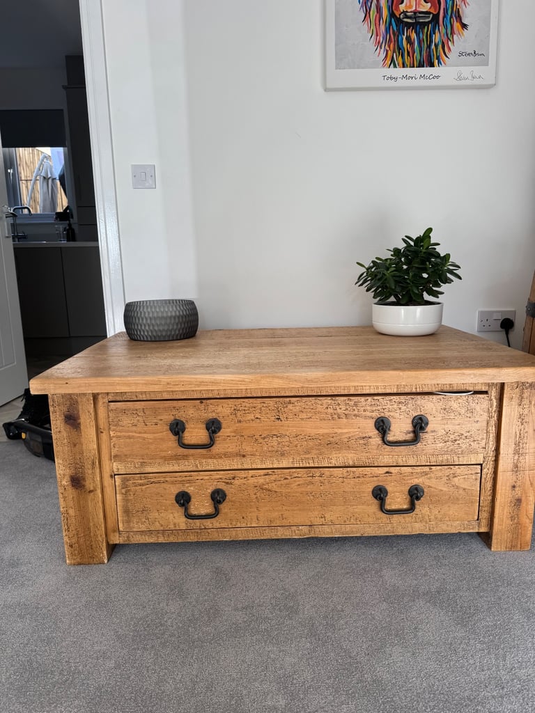 image for Solid oak coffee table