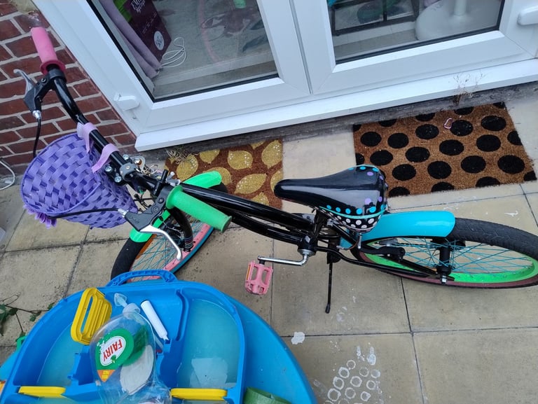 image for SMYTH'S TOYS MILAN RAINBOW BIKE