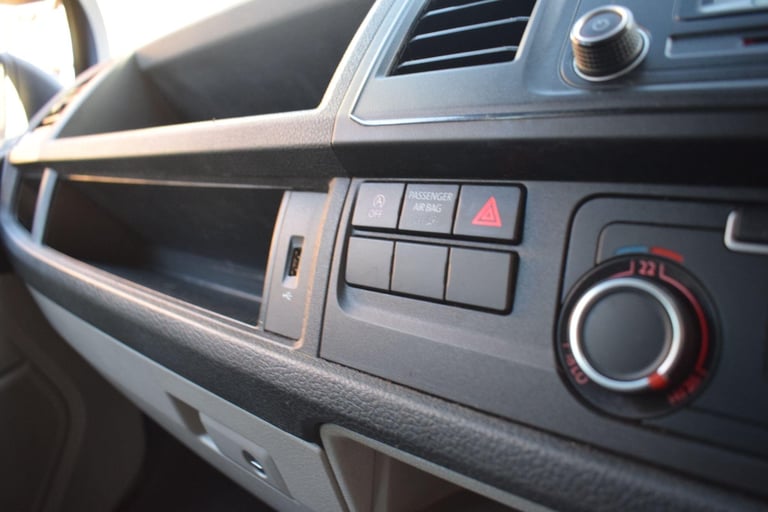 2019 Volkswagen Transporter Shuttle 2.0 TDI BlueMotion Tech S FWD SWB Euro 6 (s/s) 5dr MPV Diesel...