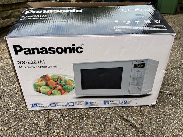 Panasonic Microwave Oven - Like New - RRP £100