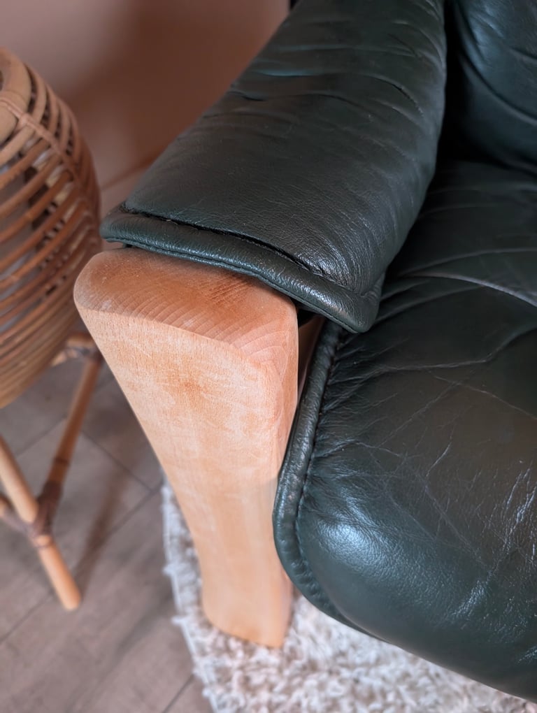Ekrones Stressless Dark Green Recliner Chair