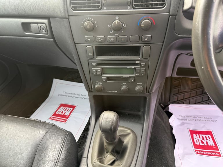 2003 Volvo S40 1.8 S 4dr [122bhp] SALOON PETROL Manual