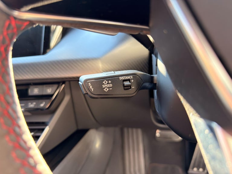 2023 Audi RS e-tron GT 93.4kWh Carbon Vorsprung Saloon 4dr Electric Auto quattro (598 ps) COUPE E...