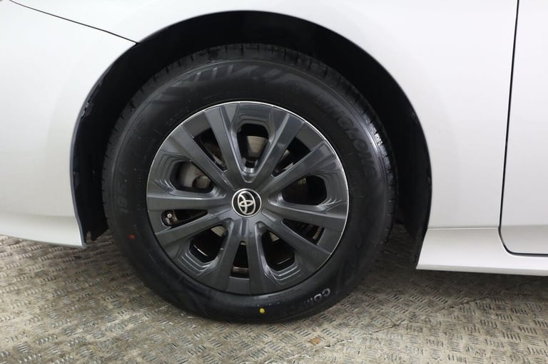 2022 Toyota Prius 1.8 VVT-h Active CVT Euro 6 (s/s) 5dr Hatchback Automatic