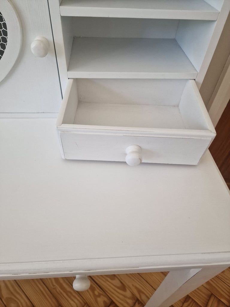 Desk/dressing table
