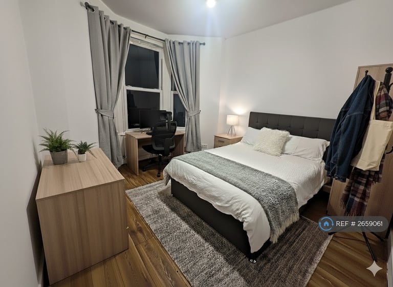 2 bedroom flat in Elm Grove, London, SE15 (2 bed) (#2659061)