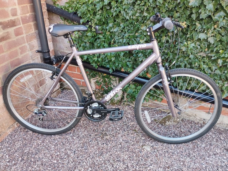 APOLLO COSMO URBAN Hybrid / Mountain Bike, Only Used A Few Times