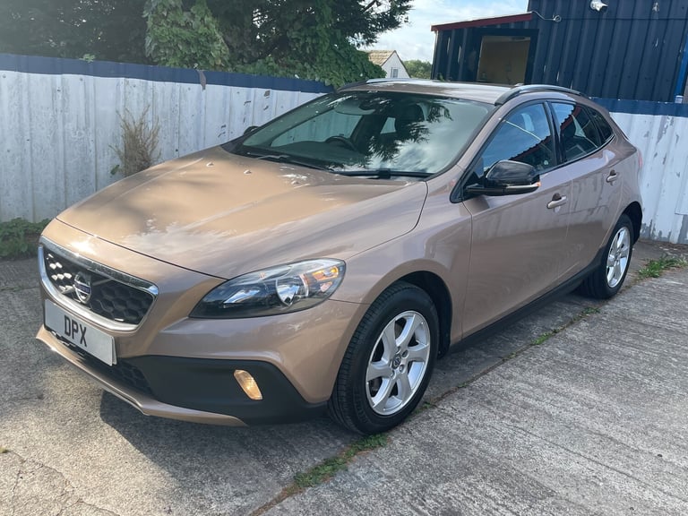 2014 Volvo V40 Cross Country 1.6 D2 CROSS COUNTRY SE AUTOMATIC 5-Door Diesel