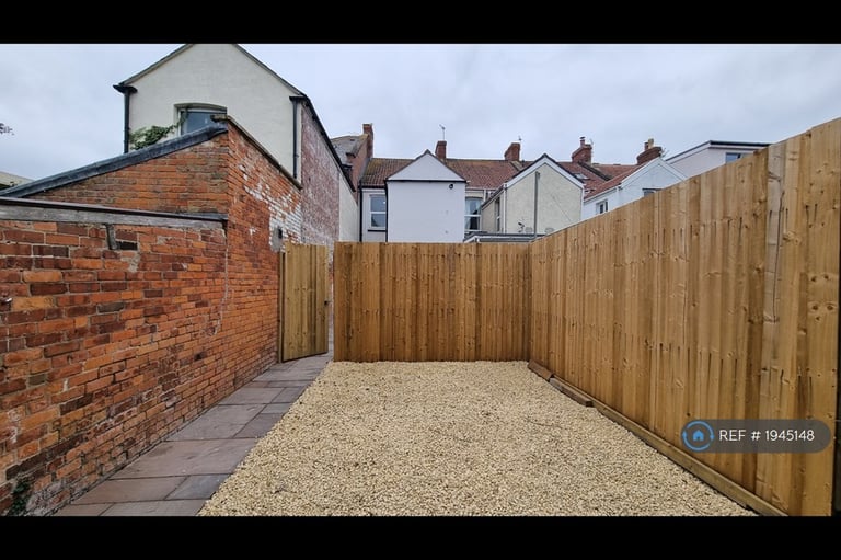 3 bedroom house in Strode Road, Clevedon, BS21 (3 bed) (#1945148)