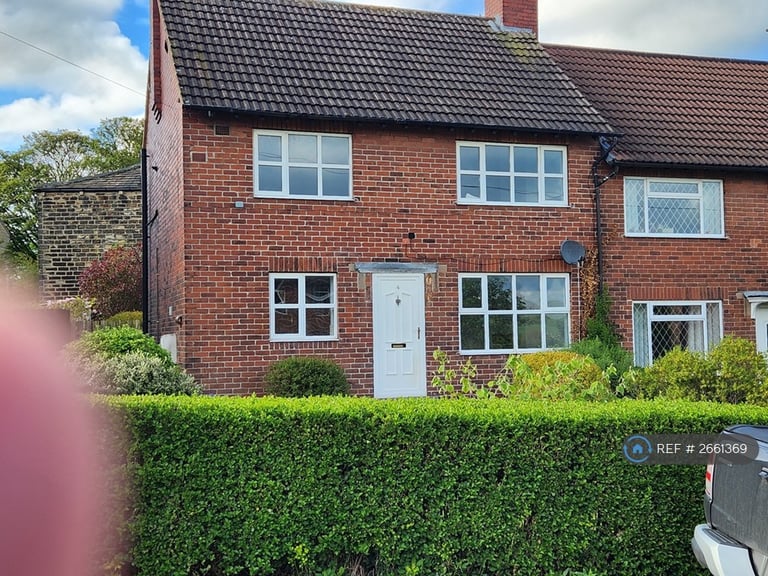 image for 3 bedroom house in Hill Top Crescent, Mirfield, WF14 (3 bed) (#2661369)
