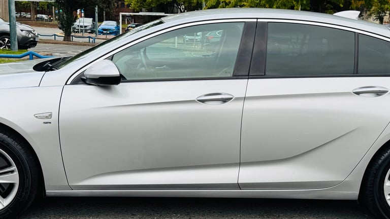 2017 Vauxhall Insignia SRI NAV 5-Door Diesel