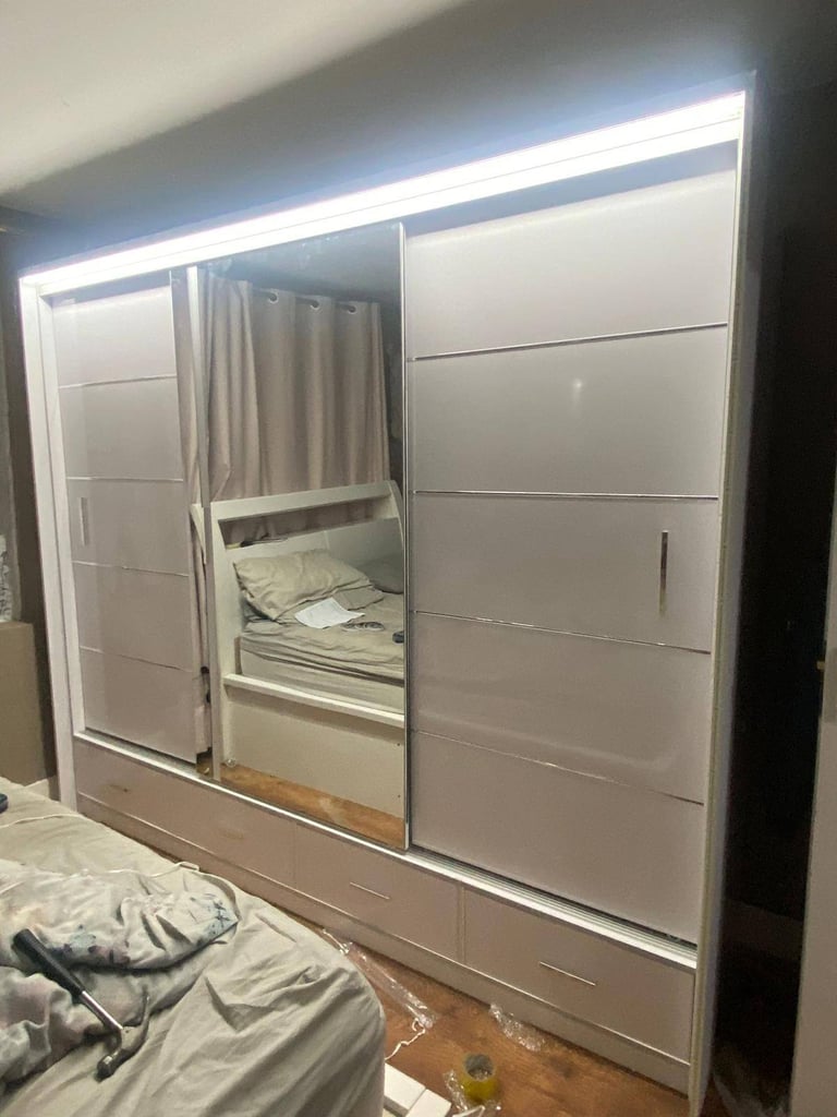 High-Quality Sliding Mirror Door Wardrobe – Ideal for Small & Large Spaces