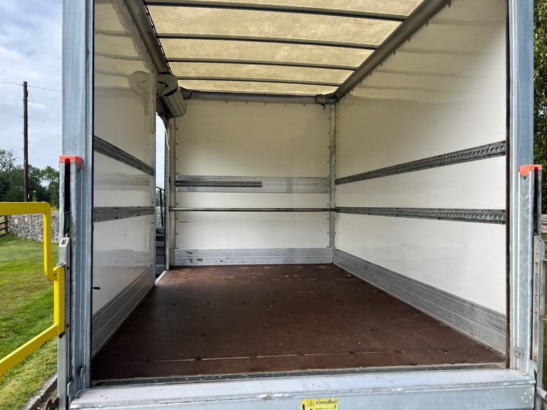 VOLKSWAGEN CRAFTER CR35 2.0 TDI 140PS FWD STARTLINE BOX VAN 21 REG 49,000 MILES