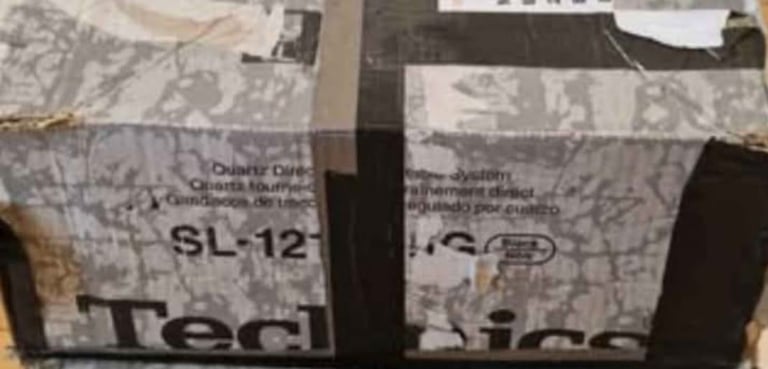 Technics SL-1210 M5G PAIR with lids & original boxes VERY RARE