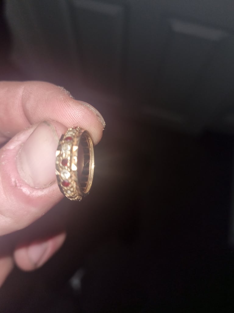 Gold ring size unknown 9ct hallmarked 