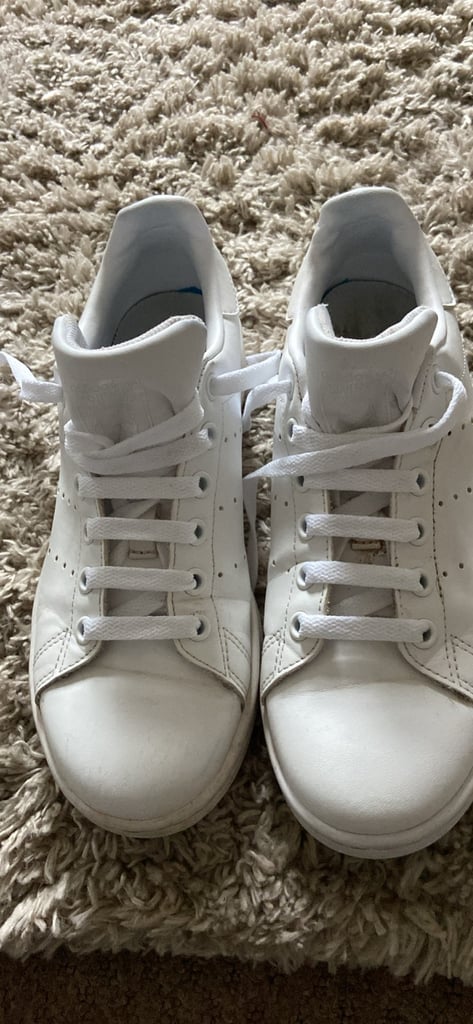 image for Adidas Stan Smith White Trainers Size 4 and a half.