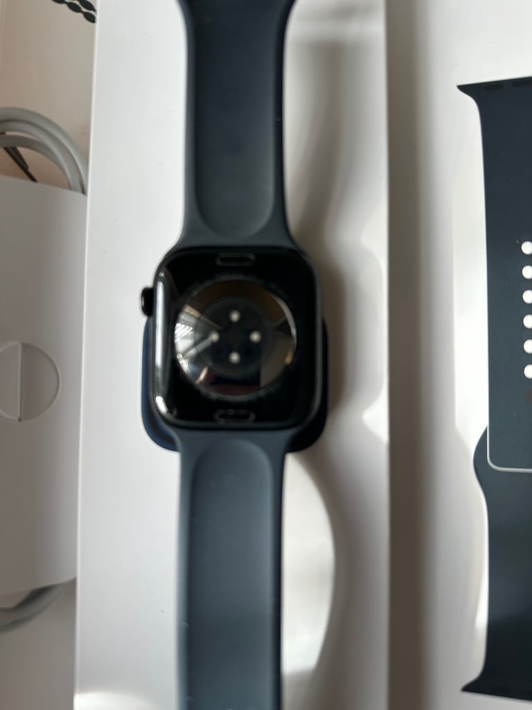 Apple Watch series 10 45MM Excellent condition 