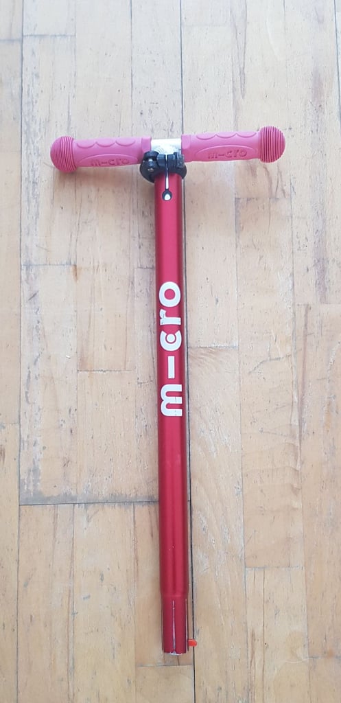Red Micro LED Maxi Deluxe Scooter Great Condition