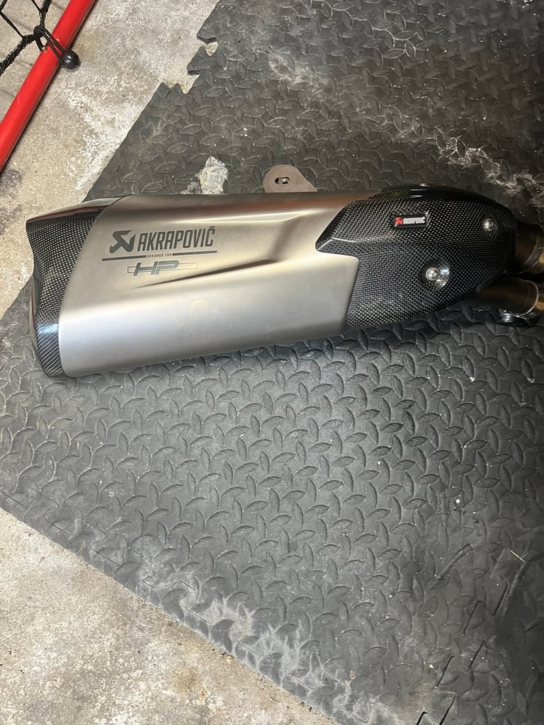 Akrapovic S1000r
