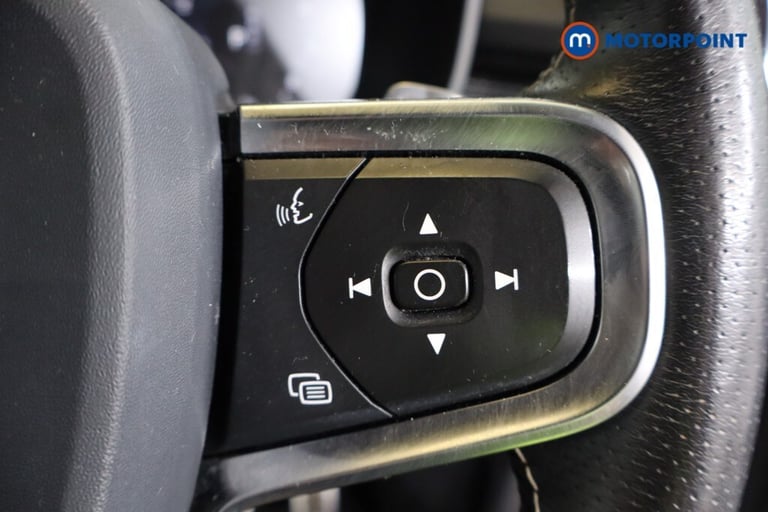 2020 Volvo XC40 2.0 T4 R DESIGN 5dr AWD Geartronic ESTATE PETROL Automatic