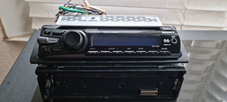 Sony Xplod car CD player head unit