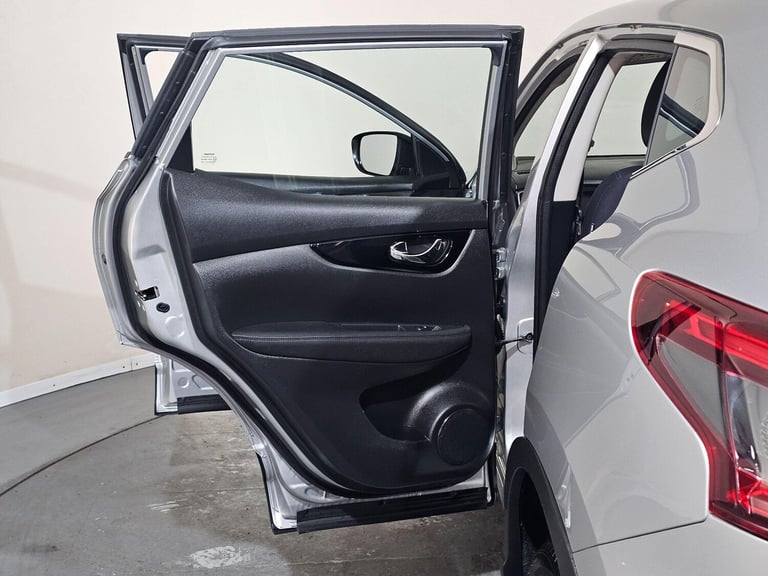 2018 Nissan Qashqai 1.2 DIG-T Acenta XTRON Euro 6 (s/s) 5dr HATCHBACK Petrol Automatic