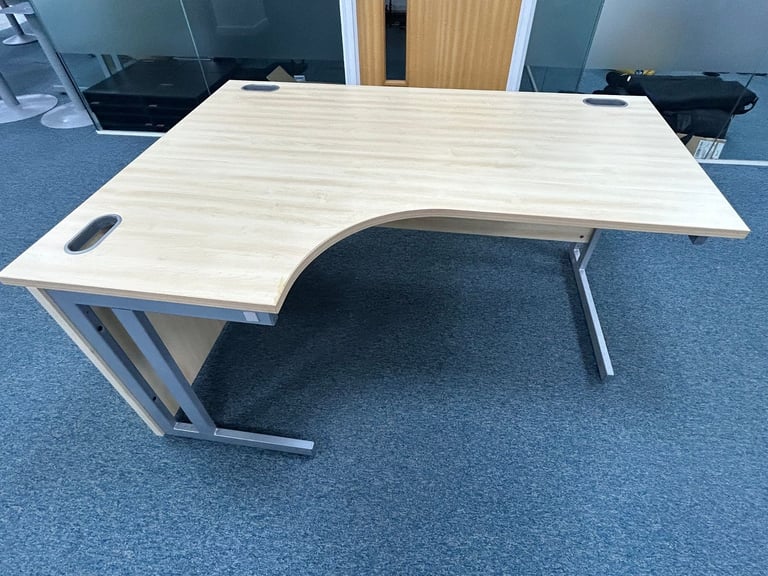 Office Clearance – Free Desks/Tables (Collection Only, HP2 4TP) - Call for any enquiries