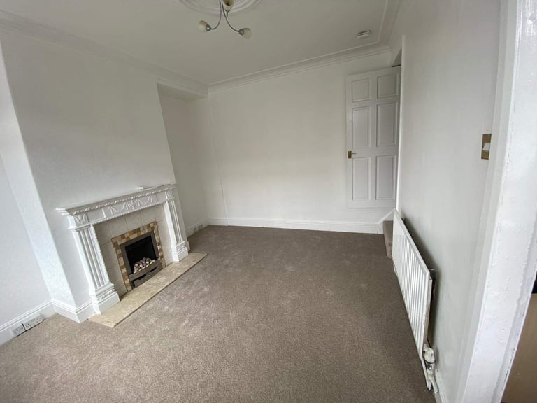 2 Bed  Terrace house ,  LEEDS LS9 , Ready to move in , No Chain  !!  EXCELLENT CONDITION 