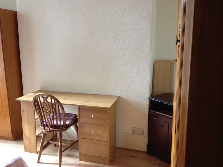 House with Double Rooms Available for Rent - 90 Malone Avenue Belfast 
