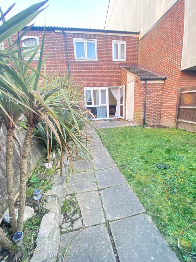 3 Bed Feltham for 3 bed London 