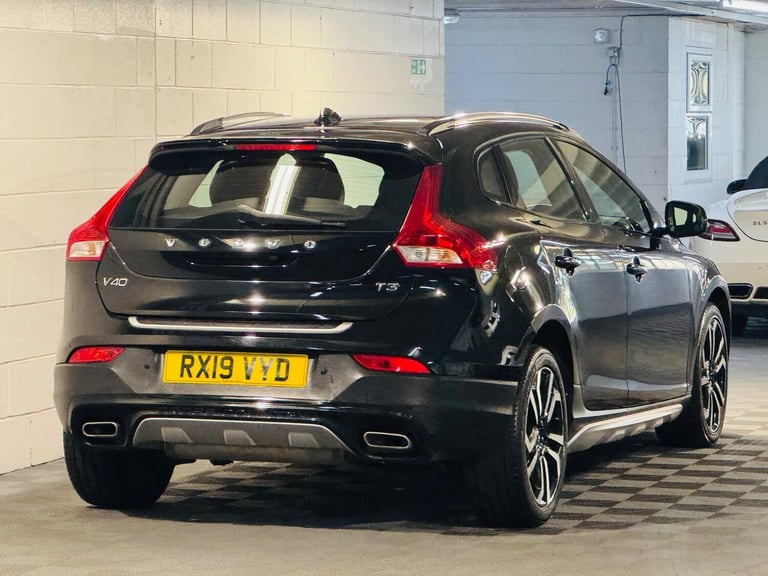 2019 Volvo V40 Cross Country 1.5 T3 Edition Auto Euro 6 (s/s) 5dr HATCHBACK Petrol Automatic