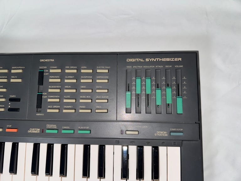 Yamaha Portasound PSS-360 Digital Synthesizer Keyboard