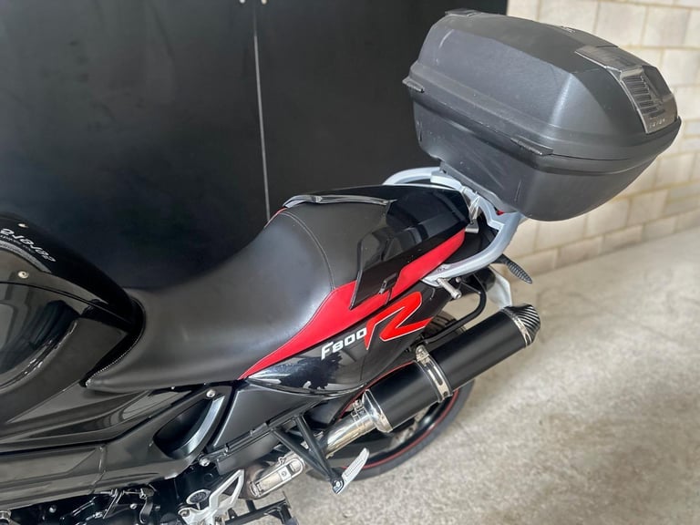 STUNNING LOW MILEAGE 2018/18 BMW F 800 R MOTORCYCLE 