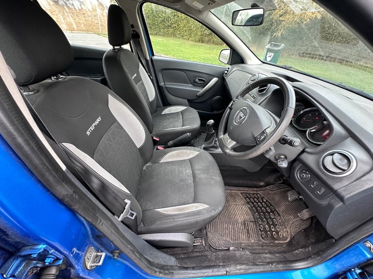 2016 Dacia Sandero Stepway 4x4 1.5 DCI diesel, £20 tax, 12m MOT, not kia ford Renault 