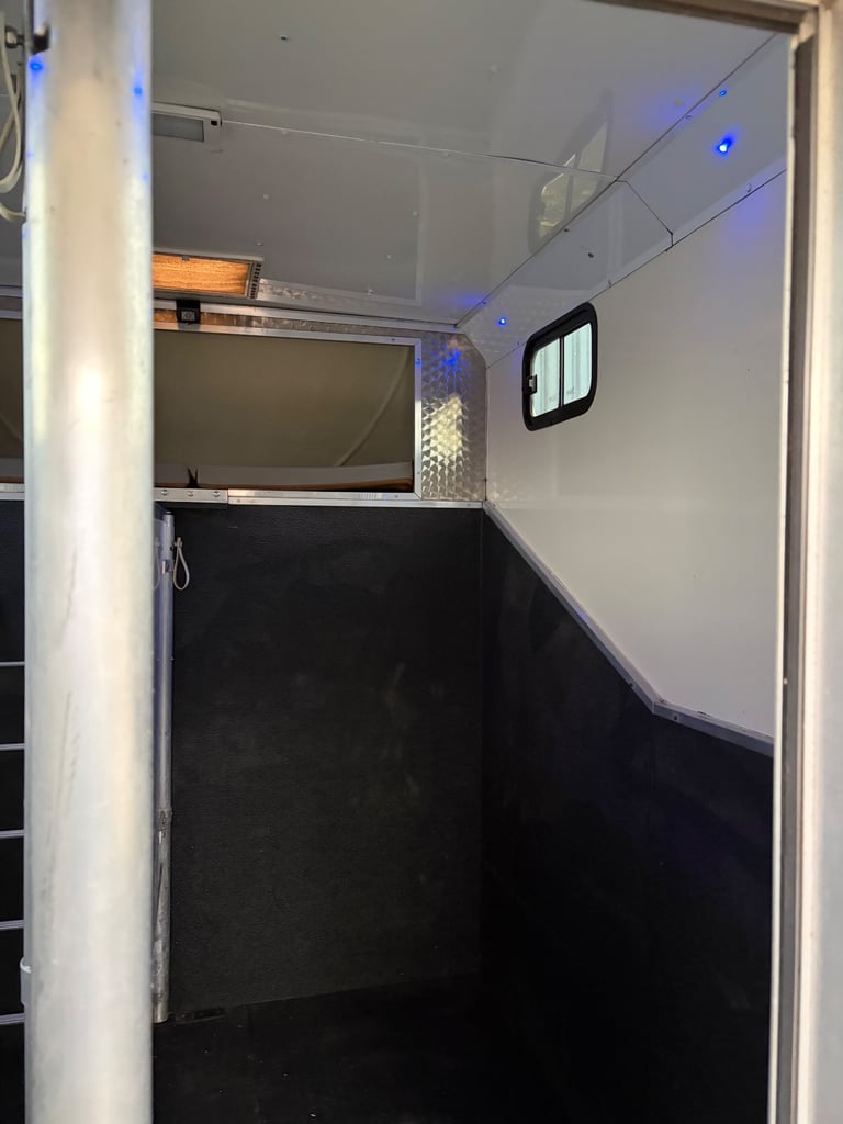 Peugeot, BOXER, 3.5T Horsebox conversion  2015, Manual, 2198 (cc)