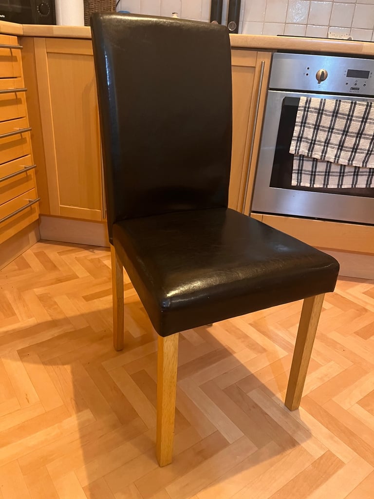 image for 6 Dining room Chairs 