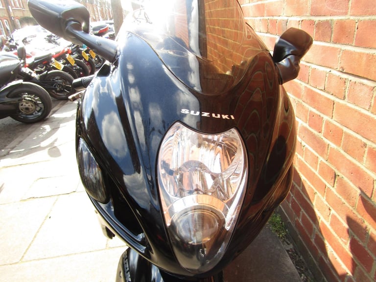 SUZUKI GSX1300 HAYABUSA * VERY LOW MILES 11000 *2 FORMER KEEPERS* WOW *