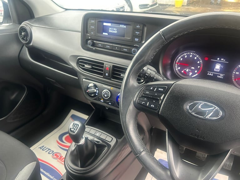 2012 Toyota Yaris 1.33 VVT-i TR 5dr HATCHBACK Petrol Manual