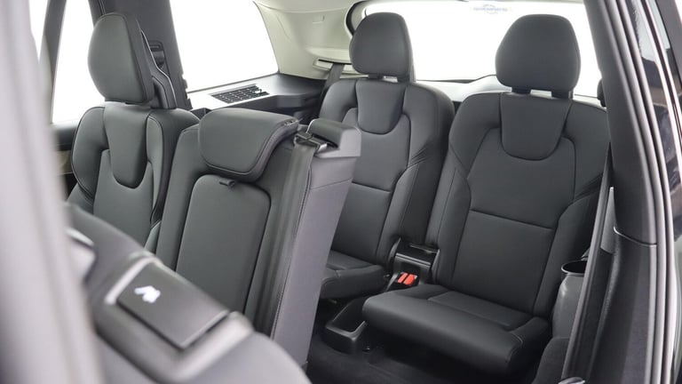 2025 Volvo XC90 B5 (P) AWD Plus Dark (Sunroof, Harman Kardon Sound, 360 Camera, BLIS) ESTATE Petr...