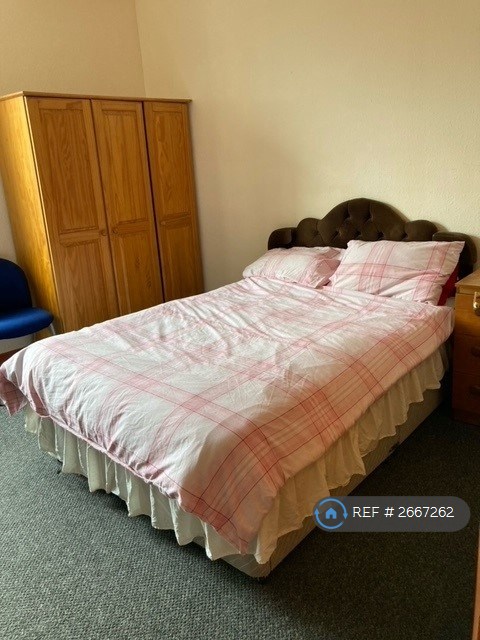 1 bedroom flat in Queen Street, Campbeltown, PA28 (1 bed) (#2667262)