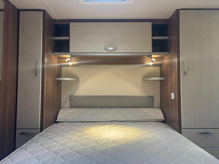 2019 VENUS 570-4, LIGHT WEIGHT FIXED BED, ONE OWNER, MOVER, ............NOW SOLD