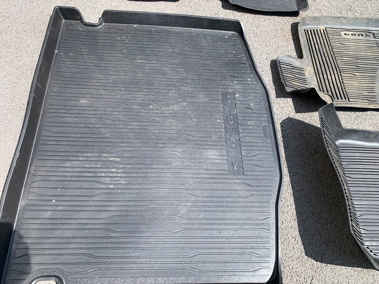 Ford Kuga mats and boot liner