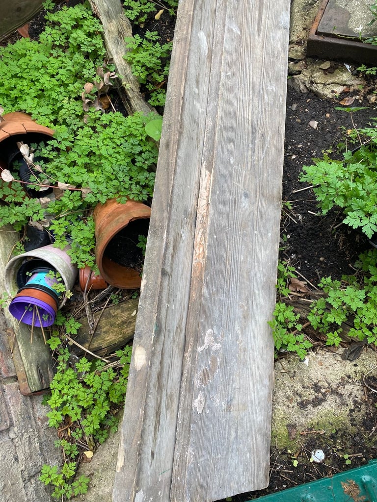 2 x used scaffolding boards, in good condition.